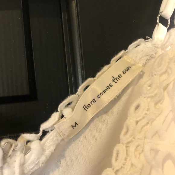 White embroidered romper - Picture 5 of 5